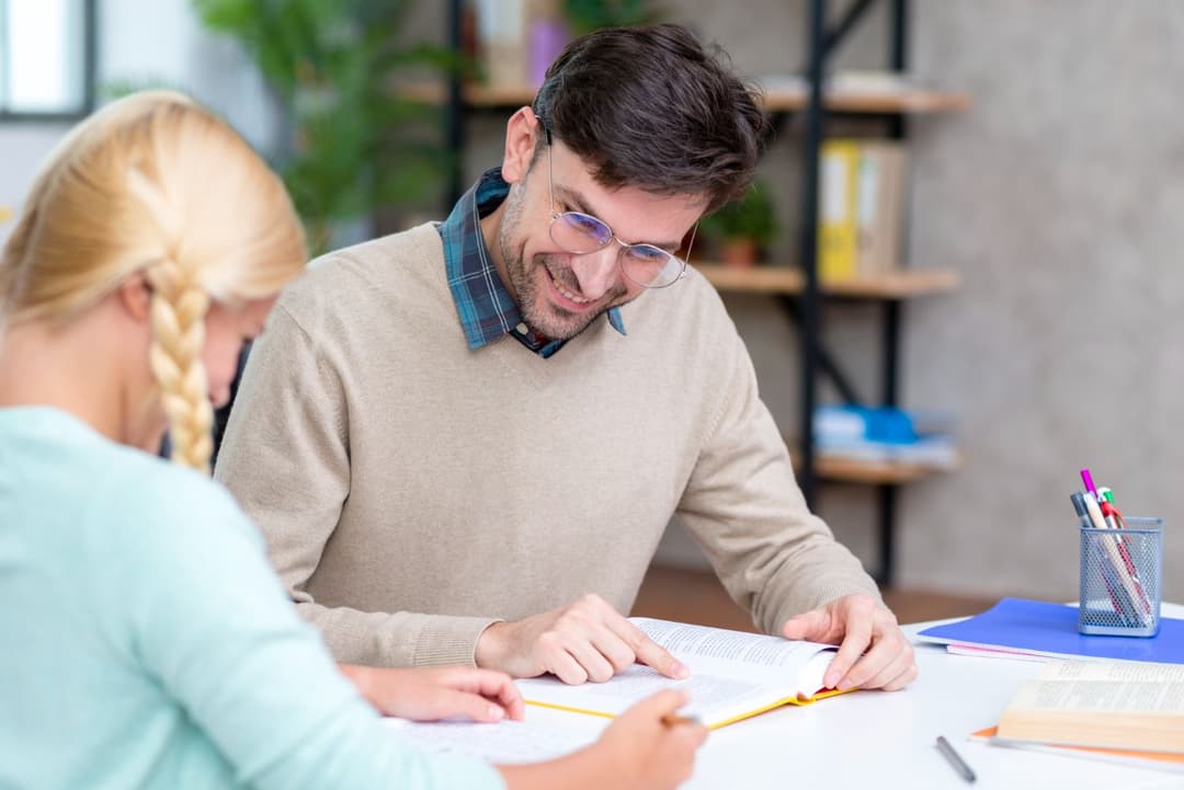 Talk with our Graphologist